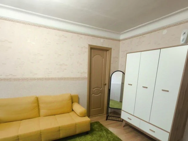 Фото: Сдаю двухкомнатную квартиру 44.0 м² этаж 2/5 город Донецк, Калининский район, улица Антипова, Парк Гулливер, пеший досту