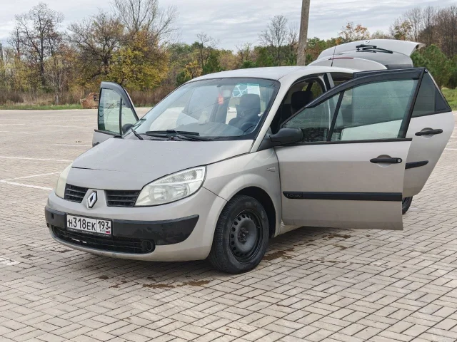 Фото: Марка автомобиля: Renault Megane