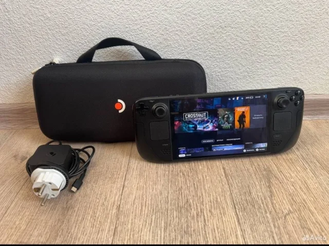 Фото: продам приставку steam deck oled 1t с 2 аккаунтами со 100+ играми ,установоенны игры несколько штук пользовался мало отд
