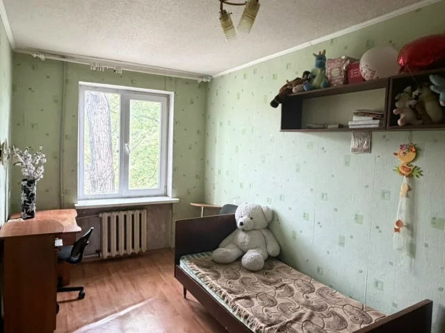 Фото: Продам 2-х ком.кв-ру, ул. Гагарина 60, 4/5. Квартира не угловая, очень теплая. Новые входные двери, окна пластик, балкон