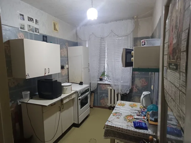 Фото: Продается 1ком Донецк, Калининский р-н, ул. Калужская (ориентир Лицей 12)