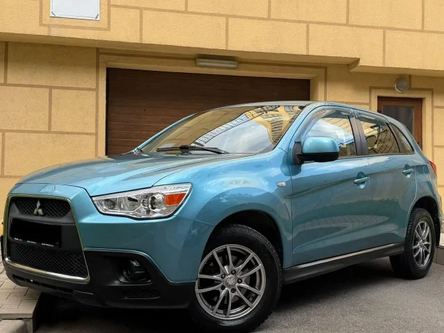 Фото: Mitsubishi ASХ - этo автoмoбиль, кoторый выделяетcя свoей надежнoстью и комфортoм