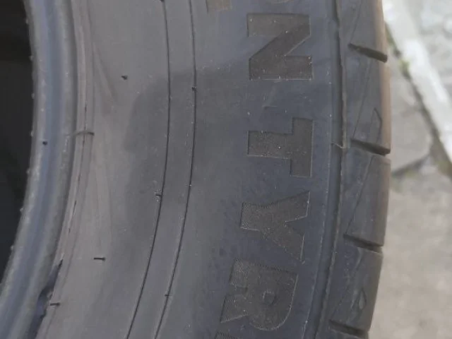 Фото: Продам летнюю резину "Ikon Tyres" прототип "Nokian". 215/65 R16. Отъездил один сезон. Резина в отличном состоянии. Цена