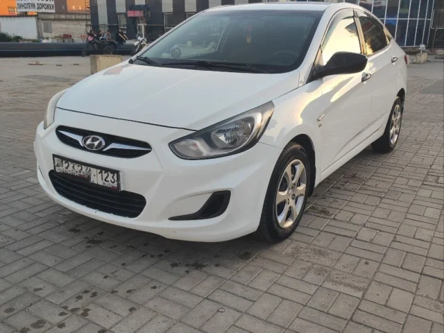 Фото: Продам Hyundai Solaris 2014г.в 1.6 Механика, 2 хозяина, ПТС оригинал, пробег 183500км, НЕ ТАКСИ, НЕ КАРШЕРИНГ, без юр.ли