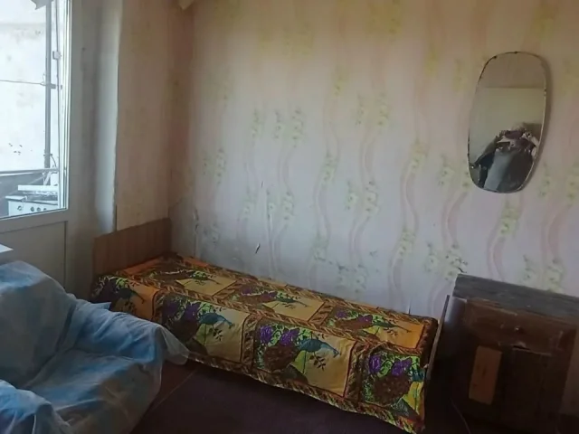 Фото: ‼️Горловка ‼️ Продам 1-но комнатную квартиру, ул. Гагарина 66 9/9. Квартира под ремонт. Окна пластик , дверь железная, р