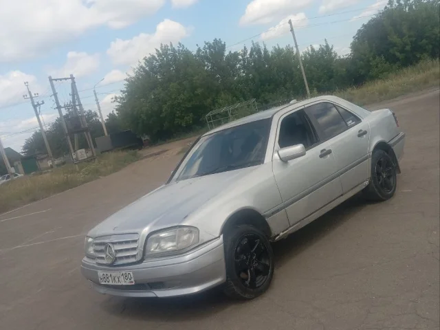 Фото: Продам мерседес с180 1998 года авто на ходу коробка автомат стоит газ возможен обмен на ваз с вашей доплатой г Енакиево