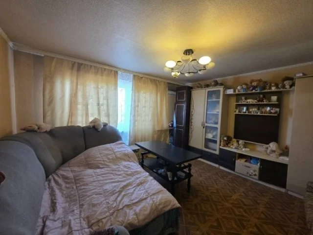 Фото: ‼️Горловка‼️Продам 3-х ком. квартиру ул. Шепелева 6, 7/9 . Окна пластик, сан узел раздельно, два балкона, большая кухня,