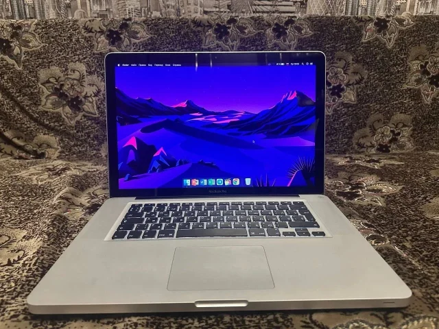 Фото: Продам MacBook Pro 15, ноутбук в отличном состоянии, мощный 4-х ядерный процессор intel core i7, 2 видеокарты, 8гб опера