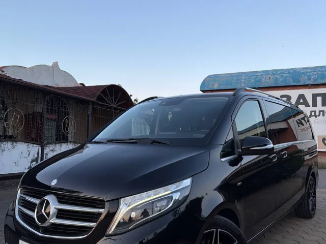 Фото: Mercedes V-class 2017 года, пробег 150 тысяч км , самый полный по комплектации, камеры 360 , все существующие ассистенты