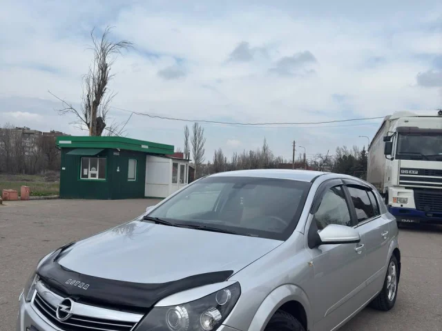 Фото: Opel Astra H, 2008 г