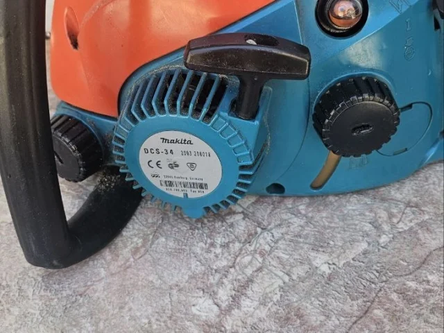 Фото: Продам Профессиональная Бензопила Makita DCS34