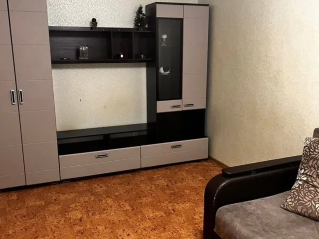 Фото: 1к квартира 39КВ/м по адресу словацкая 23 семейной паре, или порядочным добросовестным людям , 9 этажей, есть лифт. Квар