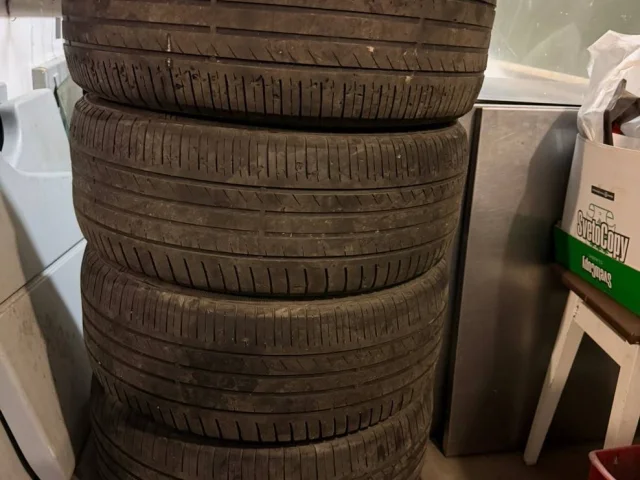 Фото: Продам летнюю резину r17 235/55 Winrun r330