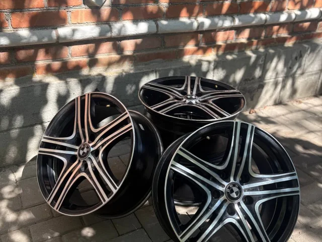 Фото: Продам комплект дисков BMW