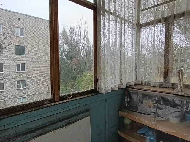 Фото: Горловка, Продам 3-х ком.кв-ру, Калиновка, ул. 40 лет Украины 52 а, 3/5, угловая, улучшенной планировки, чешский проект.