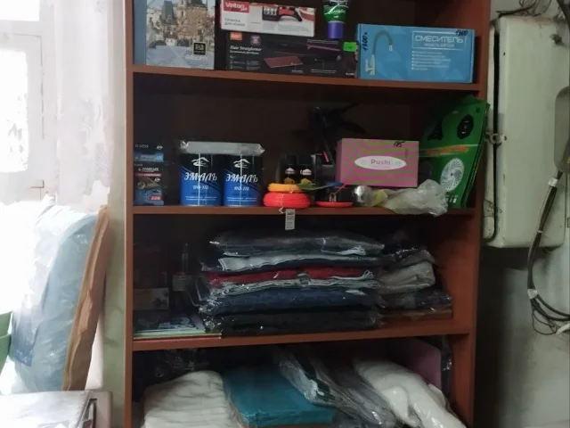 Фото: Продаётся полный комплект мебели в магазин, в отличном состоянии
