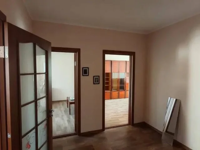 Фото: 🏠 Продаётся просторная, светлая 3-комнатная квартира «распашонка» улучшенной планировки с ремонтом и автономным отоплени