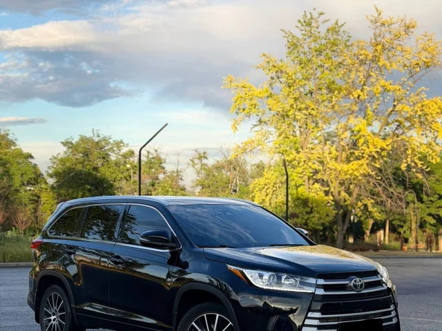 Фото: В продаже Toyota Highlander 2017