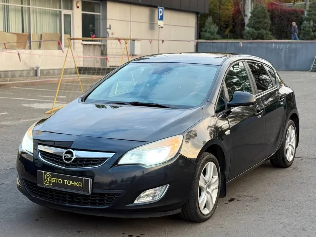 Фото: Opel Astra