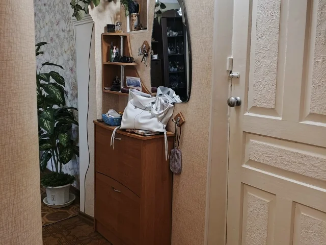 Фото: 🔥Новый объект!🔥Продам 2х ком. кв-ру, пр. Победы 93,1/5. Не угловая, очень теплая и светлая. Пластиковые окна, новая вход