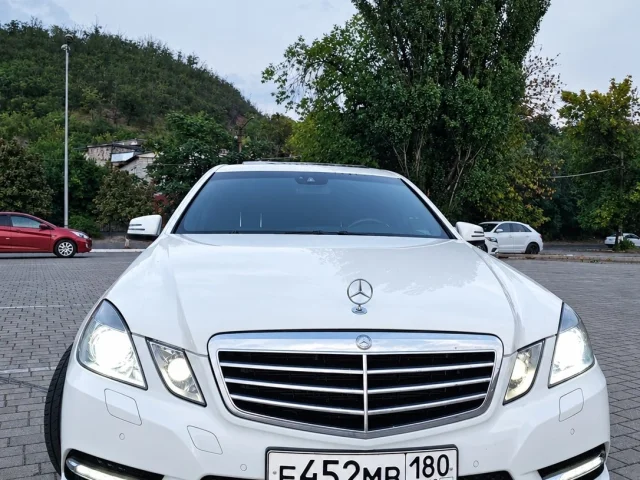 Фото: Mercedes-Benz E300 W212, 2012 год