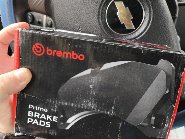 Фото: Тормозные колодки Brembo