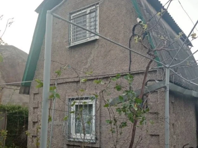 Фото: Продам дачу на поселке Каменский 2 этажа ,4 комнаты, печное отопление, ухоженный сад , рядом речка , водохранилище,ставо