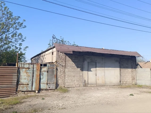 Фото: 🚨Продаётся большой гараж в Ильичёвском районе города Мариуполя, ориентир - 43 школа