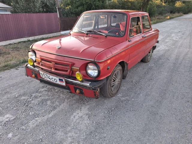 Фото: ЗАЗ 968(Запорожец). На ходу, Двигатель работает нормально, КПП нормально. Свет, повороты сигнал есть, состояние кузова в