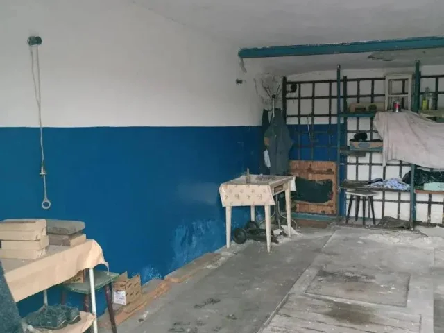 Фото: Горловка. Продам хороший гараж с ямой и подвалом в автокооперативе «Горизонт», район 5 шахты. 250 тыс. рублей. Торг. . З
