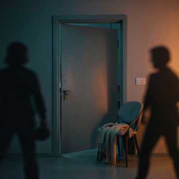 Дверь на щеколде