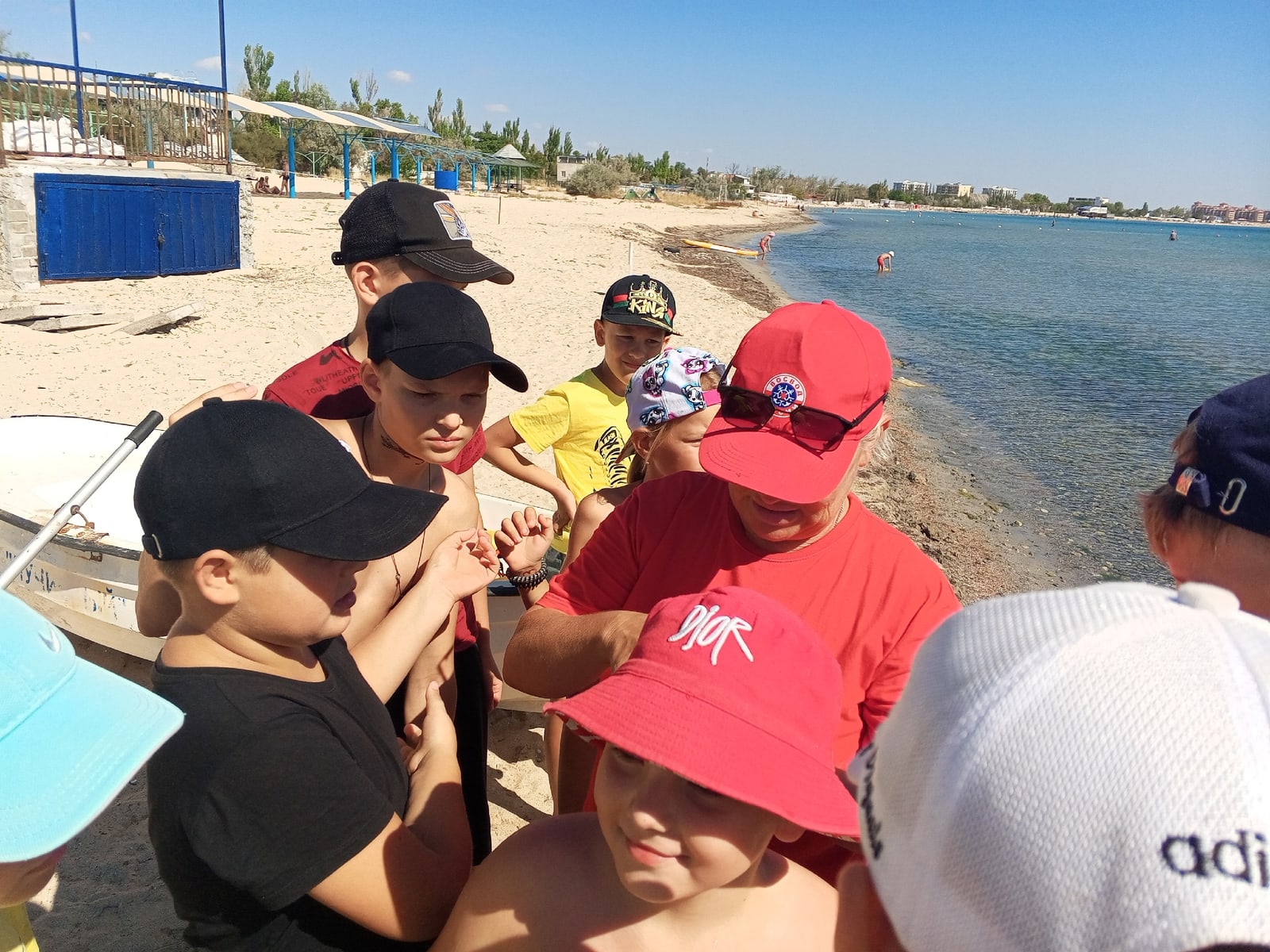 Евпатория: Спасение на воде: Урок мужества в лагере "Лучистый"! ☀️🌊