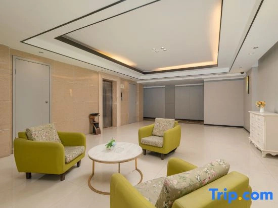 Shining Star Holiday Hotel — фото 1