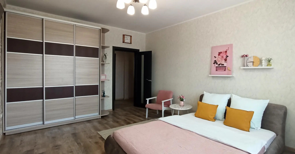 Две Подушки на проспекте Станке Димитрова 67 корпус 5 — фото 1
