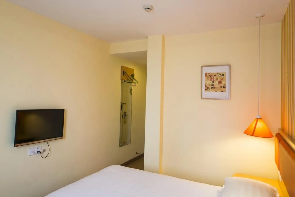 Home Inn Xian North Yanta Road Lijiacun Wanda Plaza — фото 1