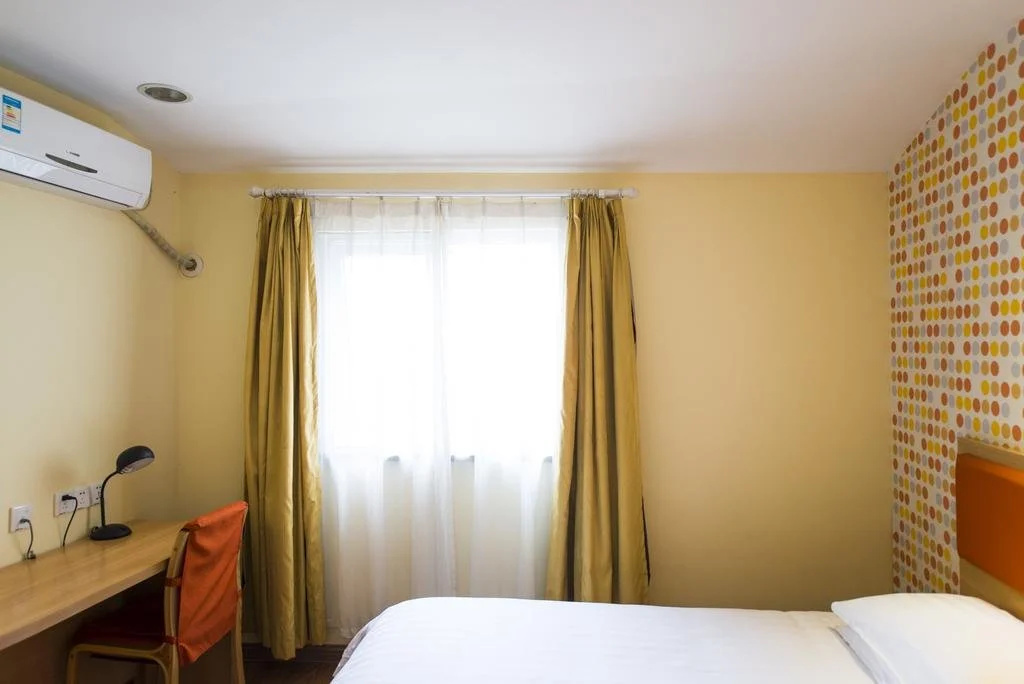 Home Inn Xian Fengcheng 5th Road Saigao Block Metro Station — фото 1