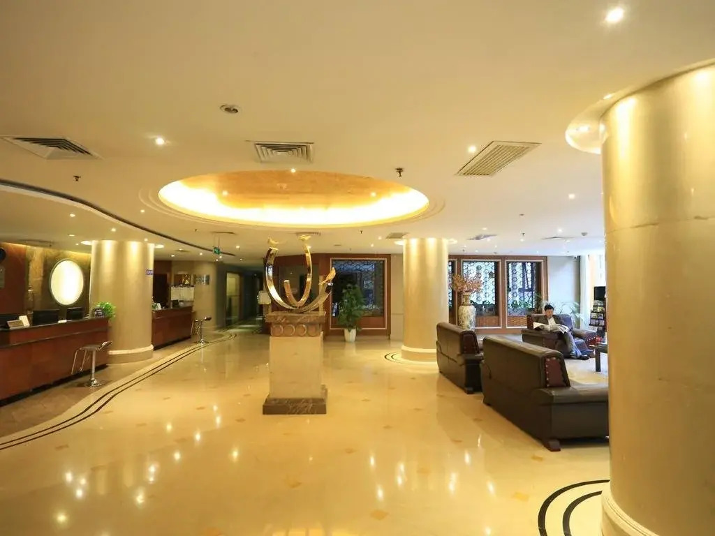 Chongqing South Garden Hotel — фото 1