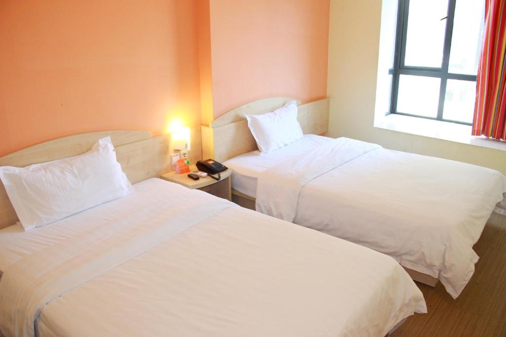 7 Days Hotel Premium Chongqing Hongqihegou Light Rail — фото 1