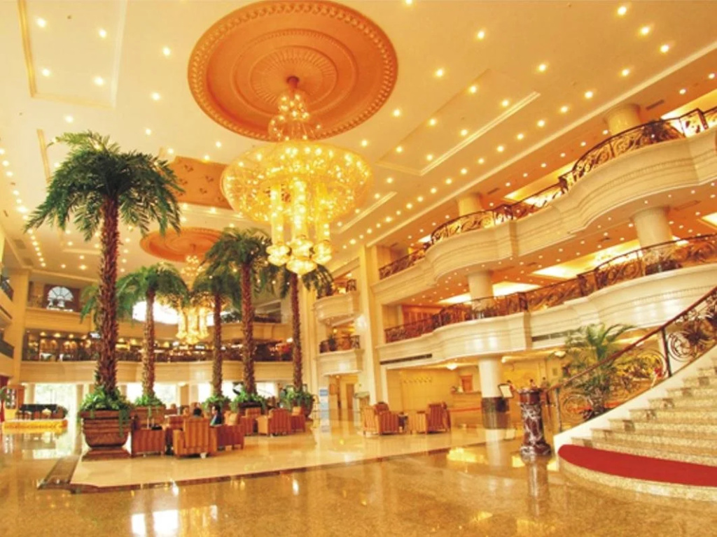 Dongguan OYC Crown Prince Hotel — фото 1