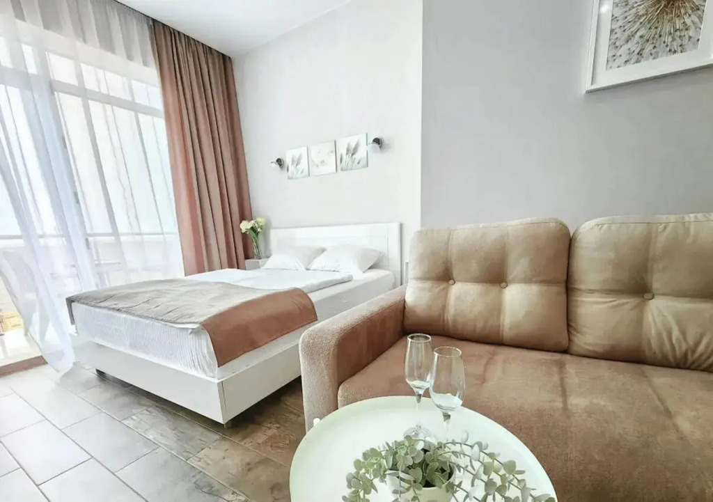 Апартаменты 35 м² на первой линии моря — фото 1