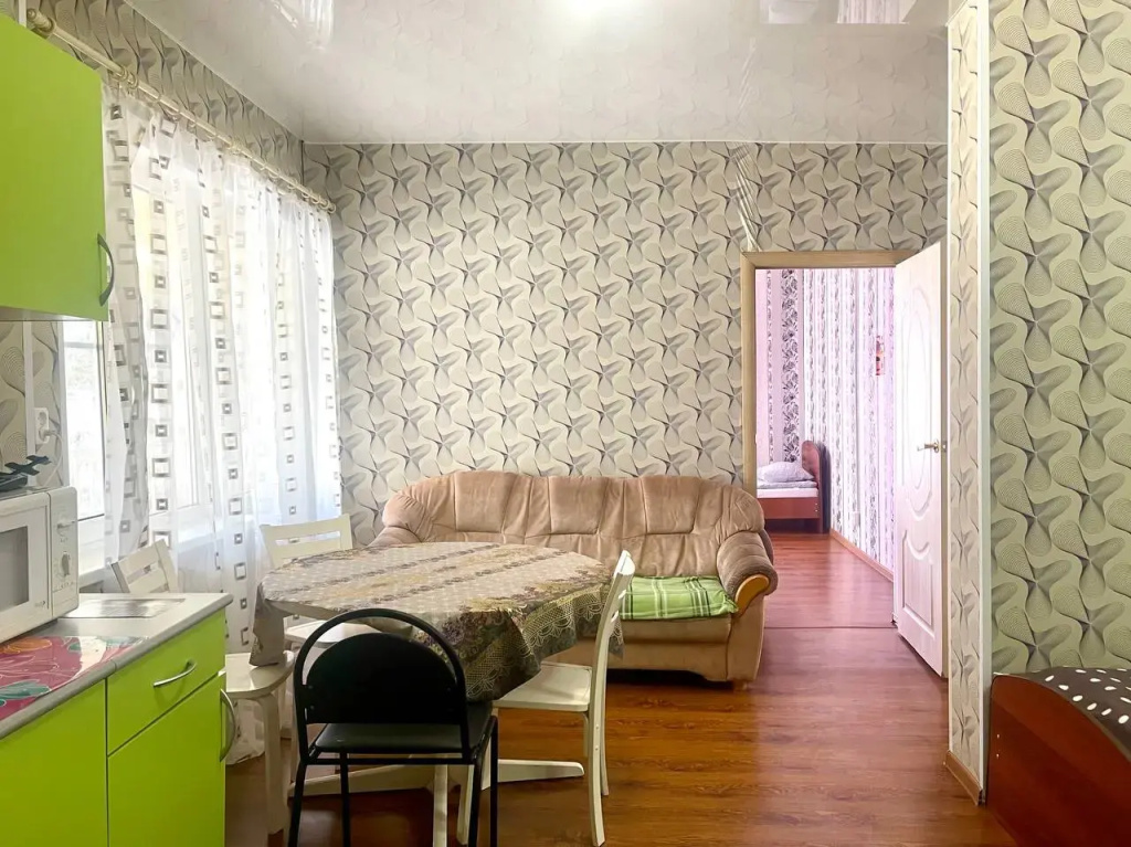 Апартаменты С кухней гостиной и отдельной спальней — фото 1