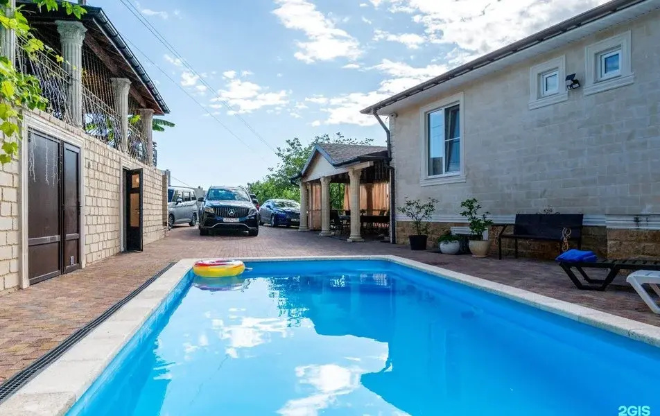 Вилла Morskoy Resort с бассейном и сауной в центре Сочи — фото 1
